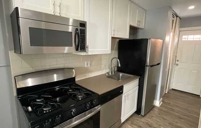 H St/Kingman Park- 1 bedroom apartment