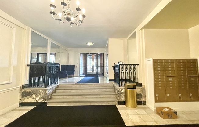 Studio, 1 bath, 338 sqft, $2,250, Unit 38