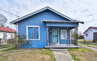 1314 N SABINAS | 3-Bedroom Home Close to Downtown