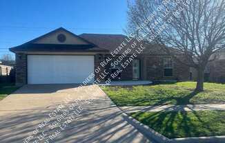 3402 GUS DR