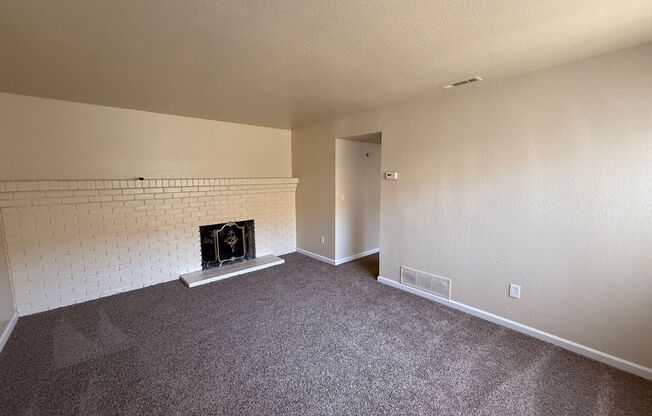 5919 Clover Manor Way - Sacramento 95824