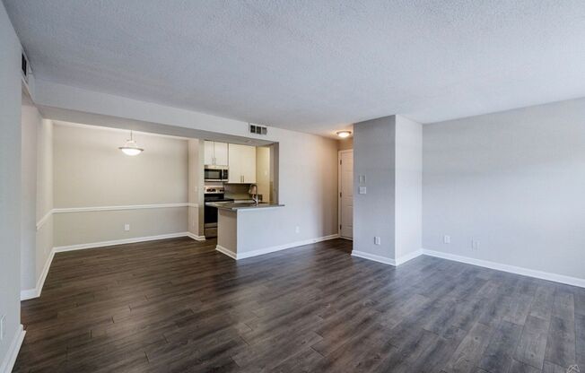 1 bed, 1 bath, 705 sqft, $1,375, Unit 2032
