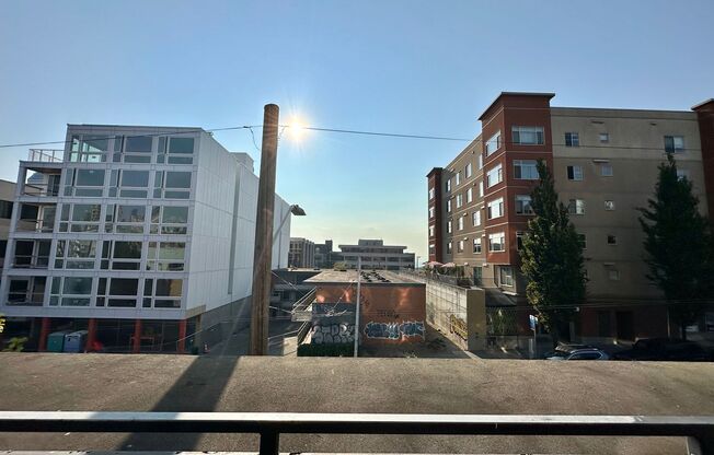 Studio, 1 bath, 430 sqft, $1,599, Unit Unit 302