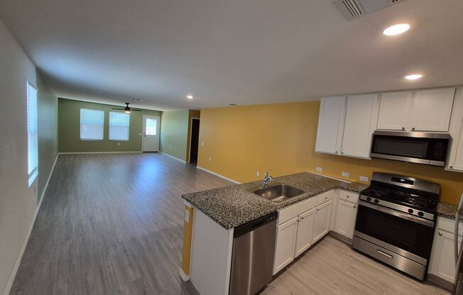 VIDA Southside Community -Spacious 4-Bedroom Home