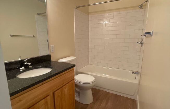 2 beds, 2 baths, 1,000 sqft, $2,250, Unit 14200 #203