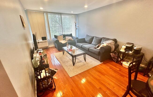 2 beds, 1 bath, 768 sqft, $2,425, Unit 325