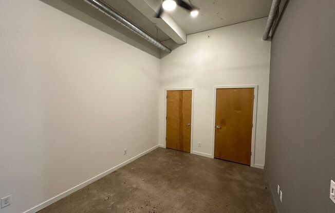 1 bed, 1 bath, 754 sqft, $1,425, Unit 302