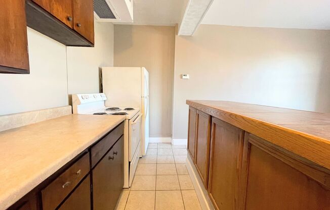 1 bed, 1 bath, $450, Unit #405