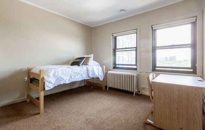 Studio, 1 bath, 400 sqft, $918, Unit 236