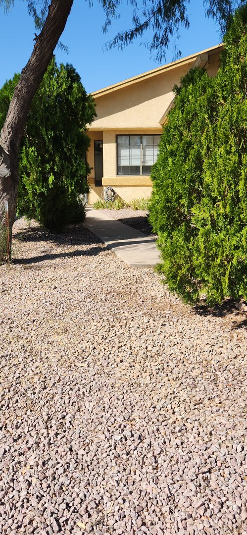 3 beds, 2 baths, $1,550