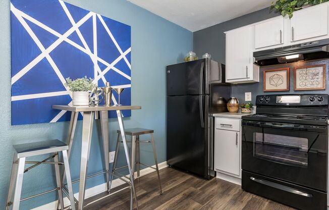 2 beds, 1.5 baths, 975 sqft, $1,150, Unit 610