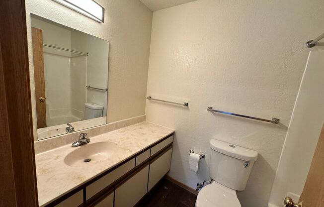 2 beds, 2 baths, 1,097 sqft, $1,475, Unit 44-308