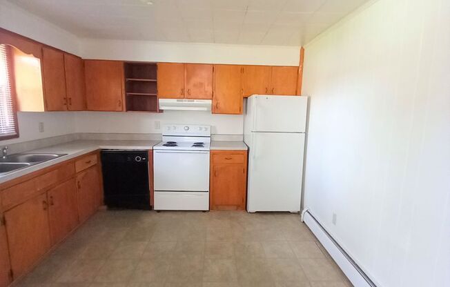 2 beds, 1 bath, 903 sqft, $1,240, Unit G-5