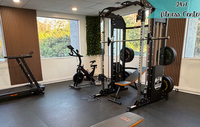 2 beds, 1 bath, 884 sqft, $1,420, Unit J113