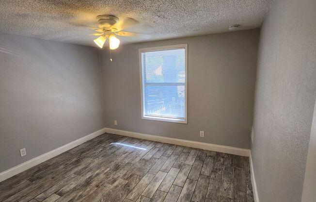 2 beds, 1 bath, 700 sqft, $1,250, Unit Unit 35