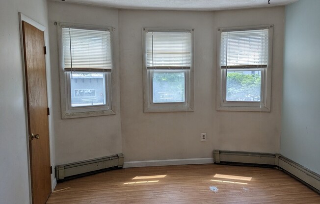 569 Somerville Ave