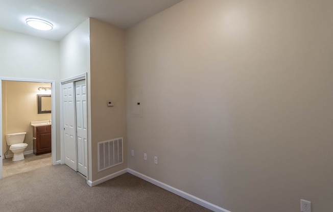 Studio, 1 bath, 576 sqft, $1,235, Unit 102