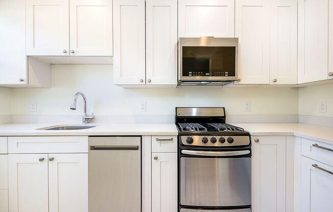 Studio, 1 bath, 463 sqft, $1,550, Unit 408