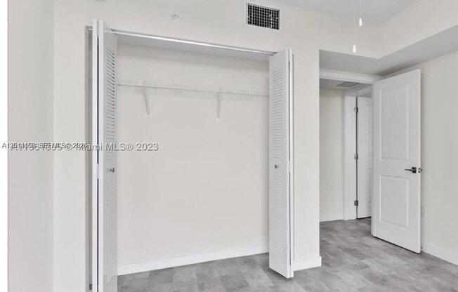 400 NW 112 AVE