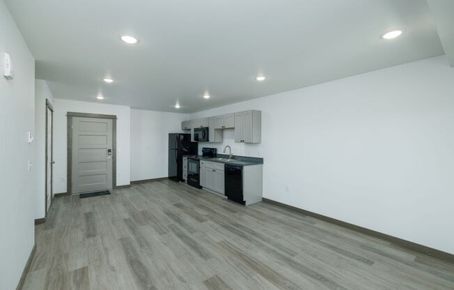 1 bed, 1 bath, 662 sqft, $1,600, Unit 112