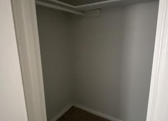 2 beds, 2 baths, 1,300 sqft, $1,350