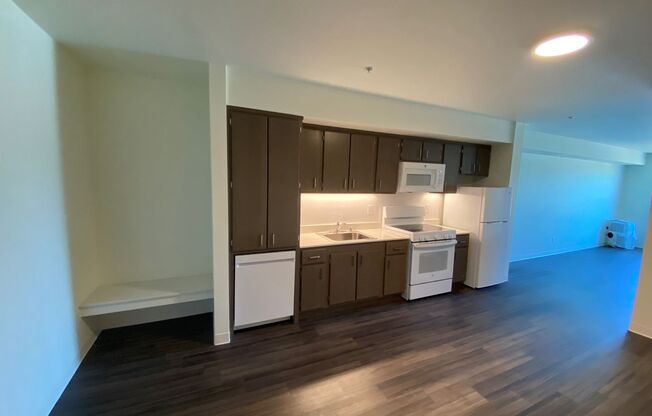 1 bed, 1 bath, 612 sqft, $1,200, Unit 419