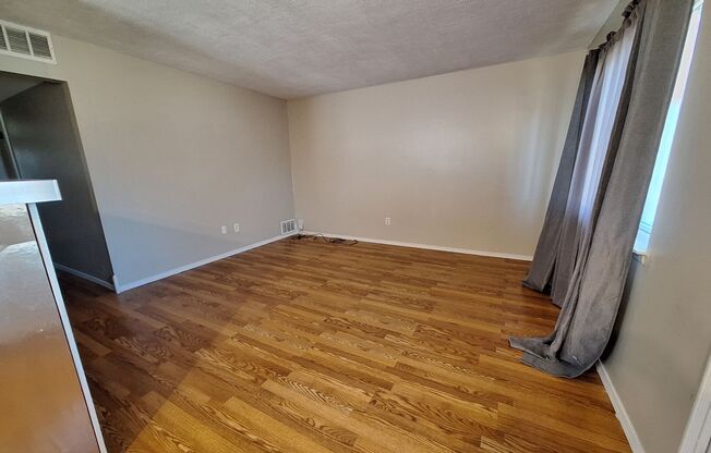 Your next Home!!! Charming Three Bedroom in Roseville