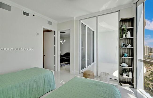 3 beds, 3.5 baths, $12,050, Unit # 1604