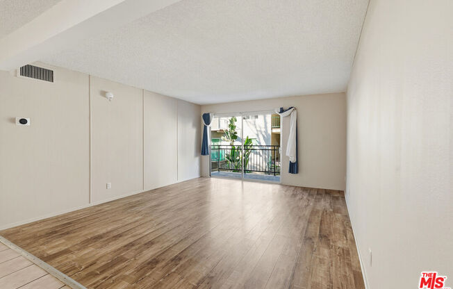 2 beds, 2 baths, 990 sqft, $2,395, Unit G111