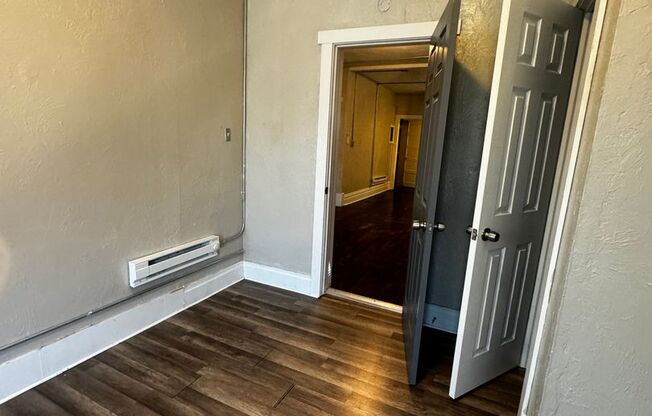 2 beds, 1 bath, $1,350, Unit #7