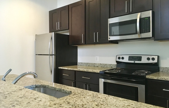 2 beds, 1 bath, 825 sqft, $1,350, Unit 116