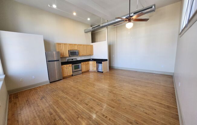 1 bed, 1 bath, 800 sqft, $1,400, Unit 212