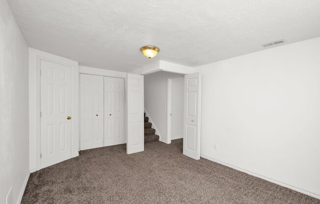 Amazing 4 Bed - 3.5 Bath, Pet-Friendly Layton Home! Available NOW!