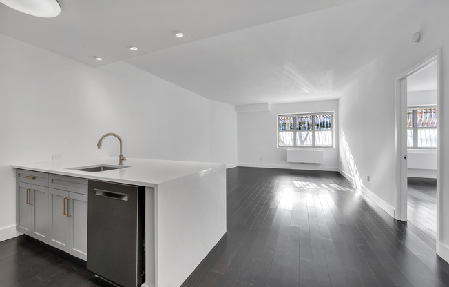 1 bed, 1 bath, 813 sqft, $4,500, Unit S1B