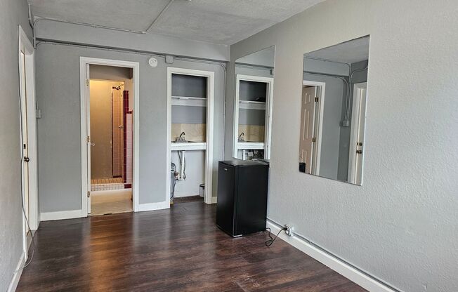 Studio, 1 bath, 400 sqft, $750, Unit DREW#1375-104