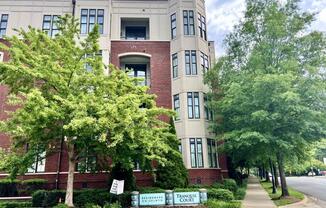 2810 SELWYN AVE