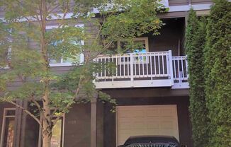 6509 SW 19th Avenue - Townhome Conveniently Located!
