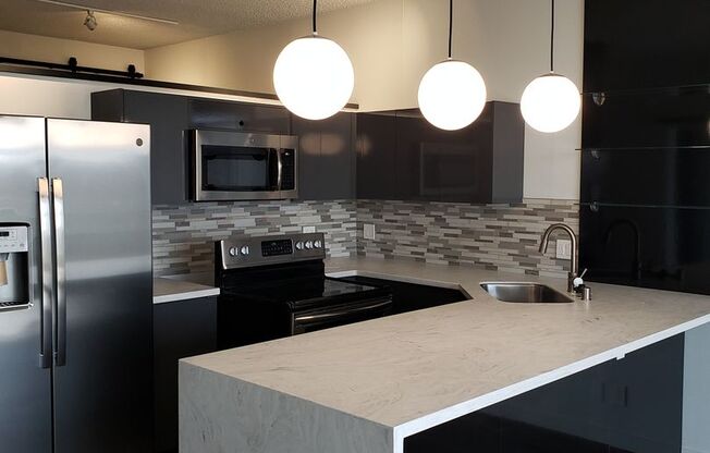 2 beds, 1.5 baths, 935 sqft, $2,250, Unit 808