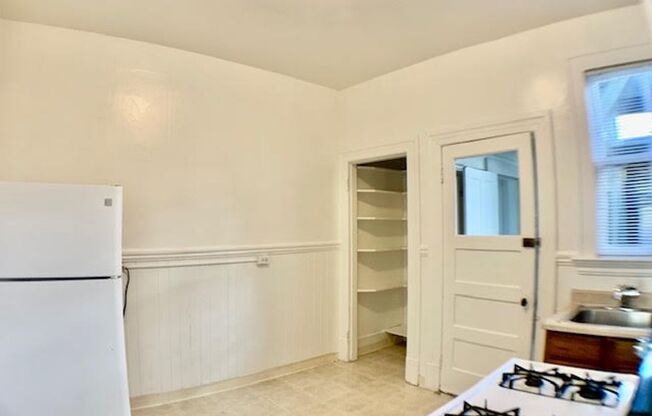 1 bed, 1 bath, $2,150, Unit LT050387