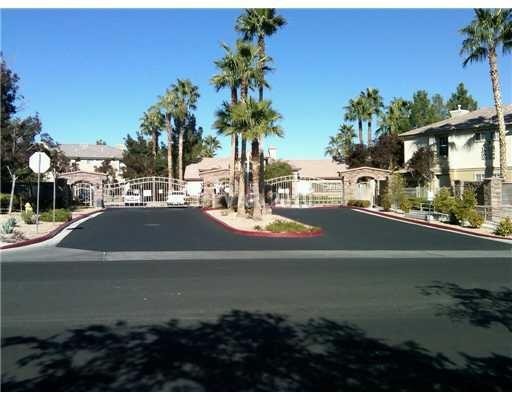Coming Soon! 10/15/25 Large 3bdrm, 2 bath, 2 car garage