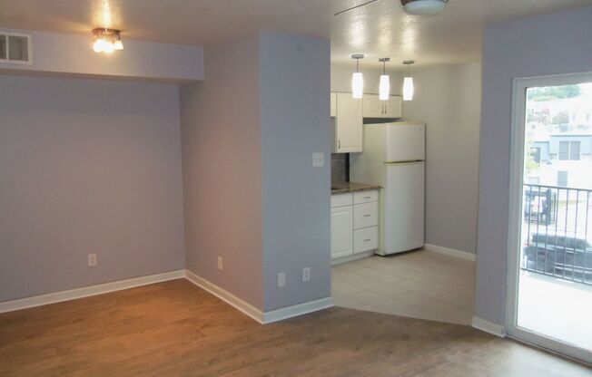 Cute condo off Riverside. Close to downtown