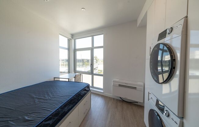 Studio, 1 bath, 370 sqft, $1,448, Unit 702B (Shared Male)