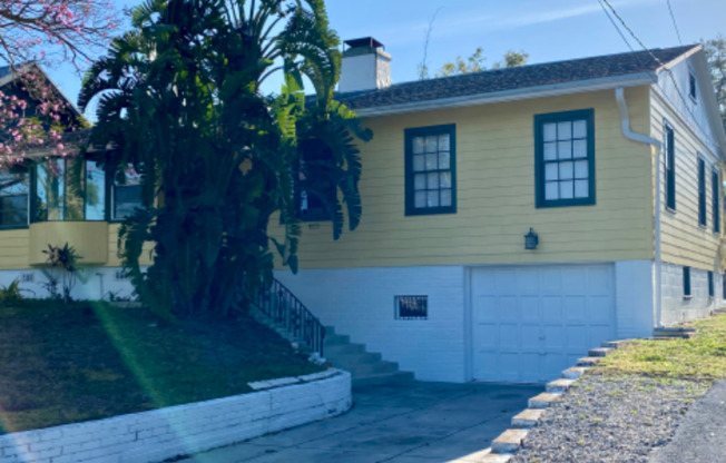 1709 SUNSET DR