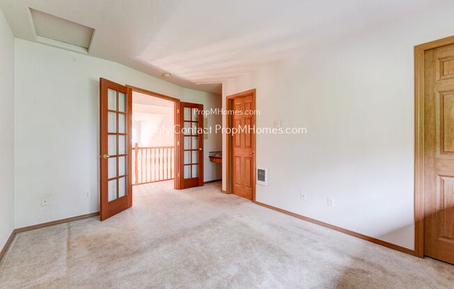 1 bed, 1 bath, $1,599, Unit 18757 SE Division Street