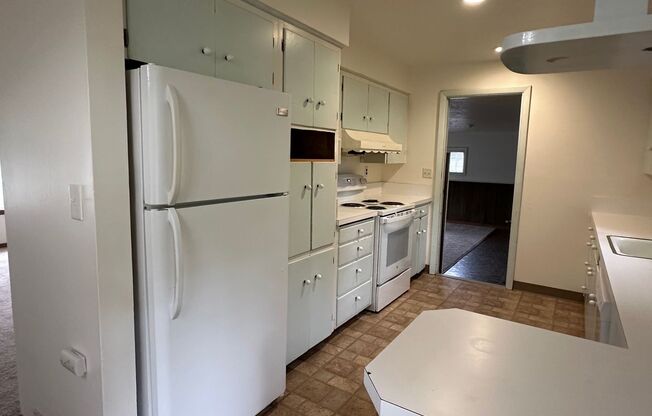 3 Bedroom Ranch Style Home in the Centennial Neighborhood!