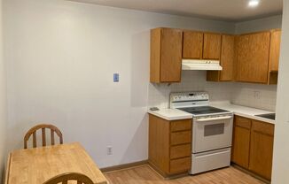 2 beds, 1 bath, 800 sqft, $825, Unit #03