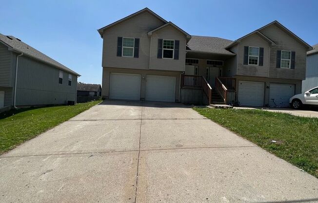 Huge 3 bedroom 3 Bath home in Grain Valley