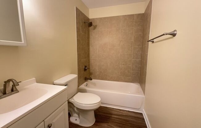 2 beds, 1.5 baths, $1,200, Unit Unit B