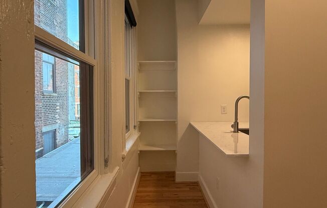2 beds, 1 bath, 845 sqft, $1,600, Unit 2