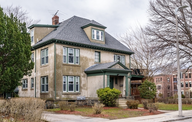 229 231 CHESTNUT HL AVE